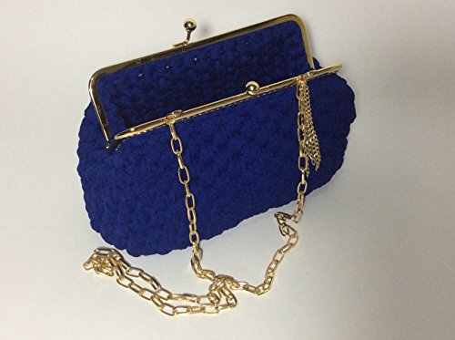 ELETTRA - Pochette da donna color blu elettrico, realizzata a mano con  uncinetto. Borsetta clutch con chiusura clic clac color oro e fondo in  similpelle. : Amazon.it: Prodotti Handmade
