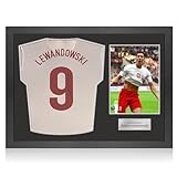 Exclusive Memorabilia est la marque de souvenirs de sport et de divertissement la plus digne de confiance au Royaume-Uni. Elle fournit aux clubs de football de Premiership, aux compagnies de croisières de premier plan et aux associations caritatives leurs souvenirs à vendre et à vendre aux enchères.