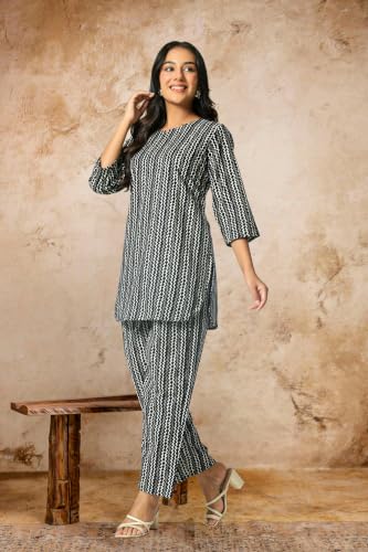 Image of Women's Pure Cotton Printed Night Suit,Top and Relaxed Pajama Set, Stylish Sleepwear