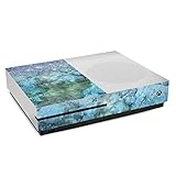 Die Microsoft XBox One S Hülle ist millimetergenau angepasst und mit Aussparungen für alle Bedienelemente ausgestattet.