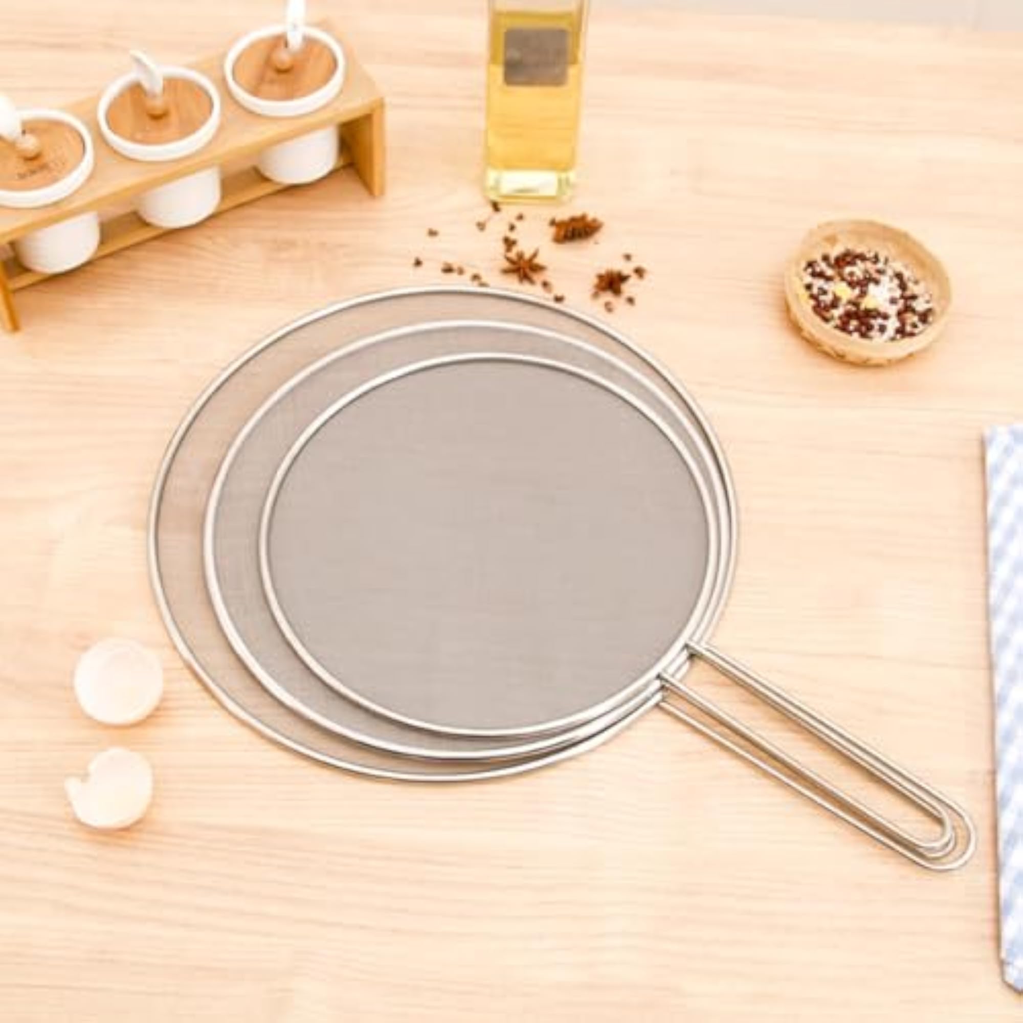 Splatter Screen with Heat Resistant Handle for Frying Pan