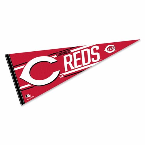 Grand fanion rouge Cincinnati pour habiller un mur blanc vide