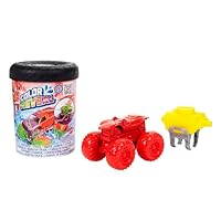Hot Wheels Monster Trucks Color Reveal (Verschiedene Modelle, zufälliges Fahrzeug) – Farbwechseleffekt in warmem und kaltem Wasser mit Wassersprühtank, Überraschungsspielzeug für Kinder, HJF39