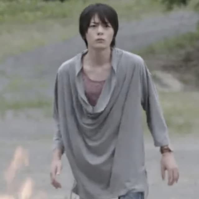 犬飼貴丈　桐生戦兎　劇中着用　シャツ　仮面ライダービルド ジャンク品 仮面ライダービルド 桐生戦兎 劇中着用トップス - メルカリ