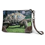 Das Armband und die Handtasche sind in einem vereint. Es gibt einen Kartensteckplatz und eine Haupttasche im Inneren. Es gibt einen Kartensteckplatz und eine Haupttasche im Inneren, die groß genug sind, um Karten, Bargeld, Münzen, Smartphones, Pässe und andere Notwendigkeiten aufzunehmen.