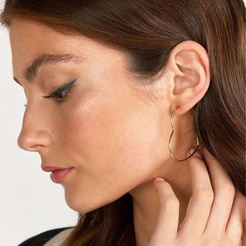 OOOPEL 2mm Thin 3D Laser-Cut Silver Heart Hoop Earrings for Women Gold Plating S925 Silver Post Heart Hoops Minimalist Gold Heart Shaped Hoops for Work/Travel/Gift3