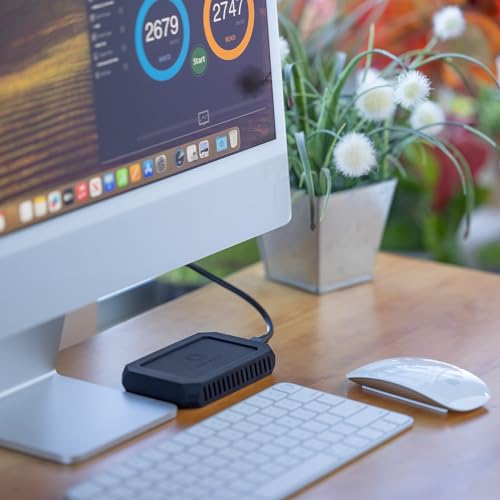 Image of Oyen Digital U34 Bolt 8TB USB4 40Gbps Thunderbolt 4 Portable USB-C SSD, Up to 2800 MB /sec