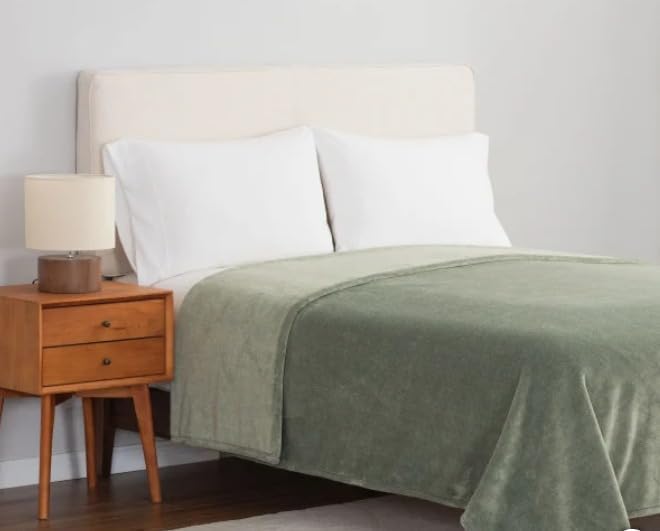 Berkshire Blanket & Home Co. Extra Plush |Queen | 249 cm x 234 cm |98 in. x 92 in. | SAGE Green