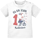 personalisierte Babyklamotten wie dieses Baby Shirt mit Namen und Alter sind einzigartige Unikate! Ein süßes Baby T-Shirt für Mädchen und Jungen - perfekt für ein cooles Geburtstagsoutfit!