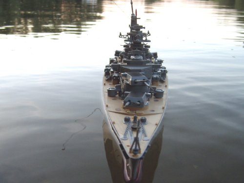 RC SCHLACHTSCHIFF BISMARCK ZERSTÖRER RC SCHIFF BOOT RTR KOMPLETTSET INKL. FERNSTEUERUNG, AKKU, ZUBEHÖR 001 – Bild 2