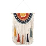 FACILE À ACCROCHER : Livré prêt à être accroché grâce à une cheville en bois robuste un cordon de suspension intégré. Fixez-le simplement à un clou ou un crochet ; aucun matériel compliqué ni encadrement ’est nécessaire pour un style bohème chic instantané.