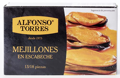 Mejillones en Escabeche. Peso Neto 111 gramos. Peso Escurrido 69 gramos. Categoría Gourmet. Con ingredientes 100% Naturales: Mejillones, Aceite de Girasol, Vinagre, Especial y Sal. Alfonso Torres.