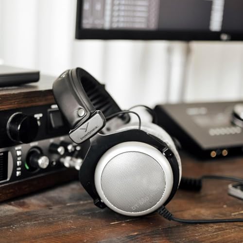 Image of Beyerdynamic Dt 880 Pro 250 Ohm Wired Over Ear Headphones (Black)