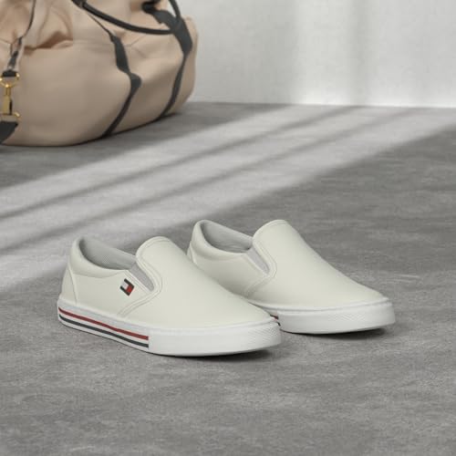 Tommy Hilfiger Women's Lezari Sneaker2