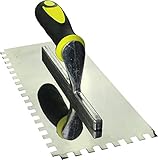 Eficante y sólida, la llana está especialmente diseñada para ayudarte en tus futuros proyectos de renovación y decoración. Presente con frecuencia en cualquier caja de herramientas, esta herramienta mejorará su trabajo. La llana de dientes te servirá perfectamente cuando la necesites
