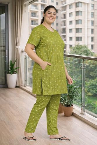 Image of RYSH Women's All-Over Printed Cotton Plus Size Longline T-Shirt with Pockets