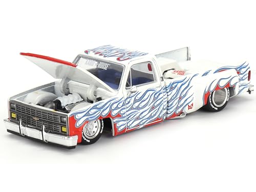 Chevrolet Silverado Dually on Fire V2 Mini GT 1:64 miniatura 2