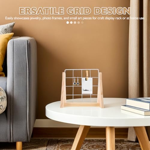 Expositor de rejilla metálica con base madera para escritorio 6