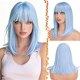 Parfaite pour Toutes Occasions : Quotidien, Halloween, Cosplay et Fêtes à Thème – Que vous incarniez un personnage d’anime, renouveliez votre style quotidien ou assistiez à une fête costumée, cette perruque carré bleu clair avec frange est polyvalente et captivante. Elle apporte une touche colorée et vibrante tout en conservant une texture réaliste qui se fond parfaitement à votre look.