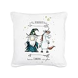 Das Kissenbezug und die Füllung des Kissen bestehen aus 100% Polyester.