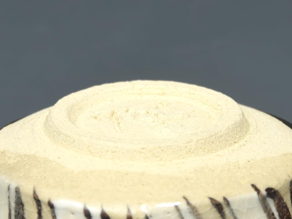 Amazon.co.jp: 瀬戸窯 加藤釥 (造) 黒織部ぐい呑み 共箱 酒器 盃