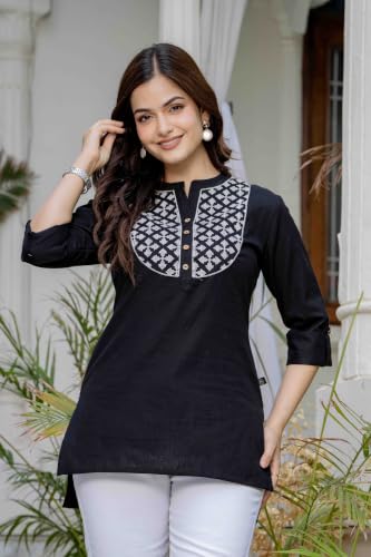 Image of Pistaa's Women's Cotton Relaxed Fit Short Kurti