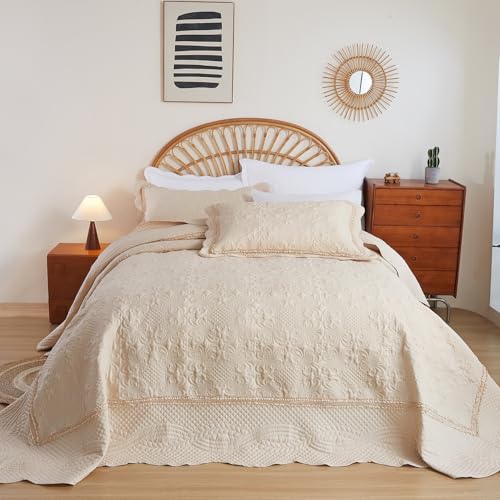 Image of EVENHUG Oversized Quilts Set King Size 3 Piece Bedding Set Reversible Bedspread with 2 Pillow Shams Coverlet Lightweight Soft Bed Cover for All Season(120 inchX128 inch,Beige)