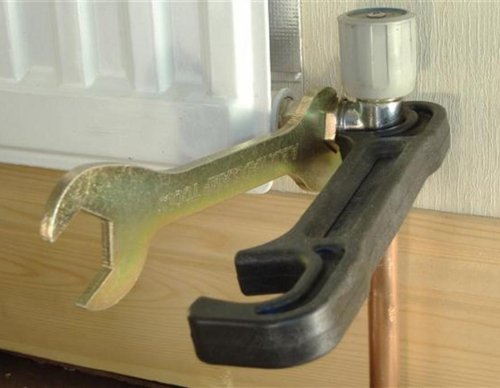 RadKit Professional - All The Tools Needed to Remove and Replace a Central Heating Radiator - Without draining