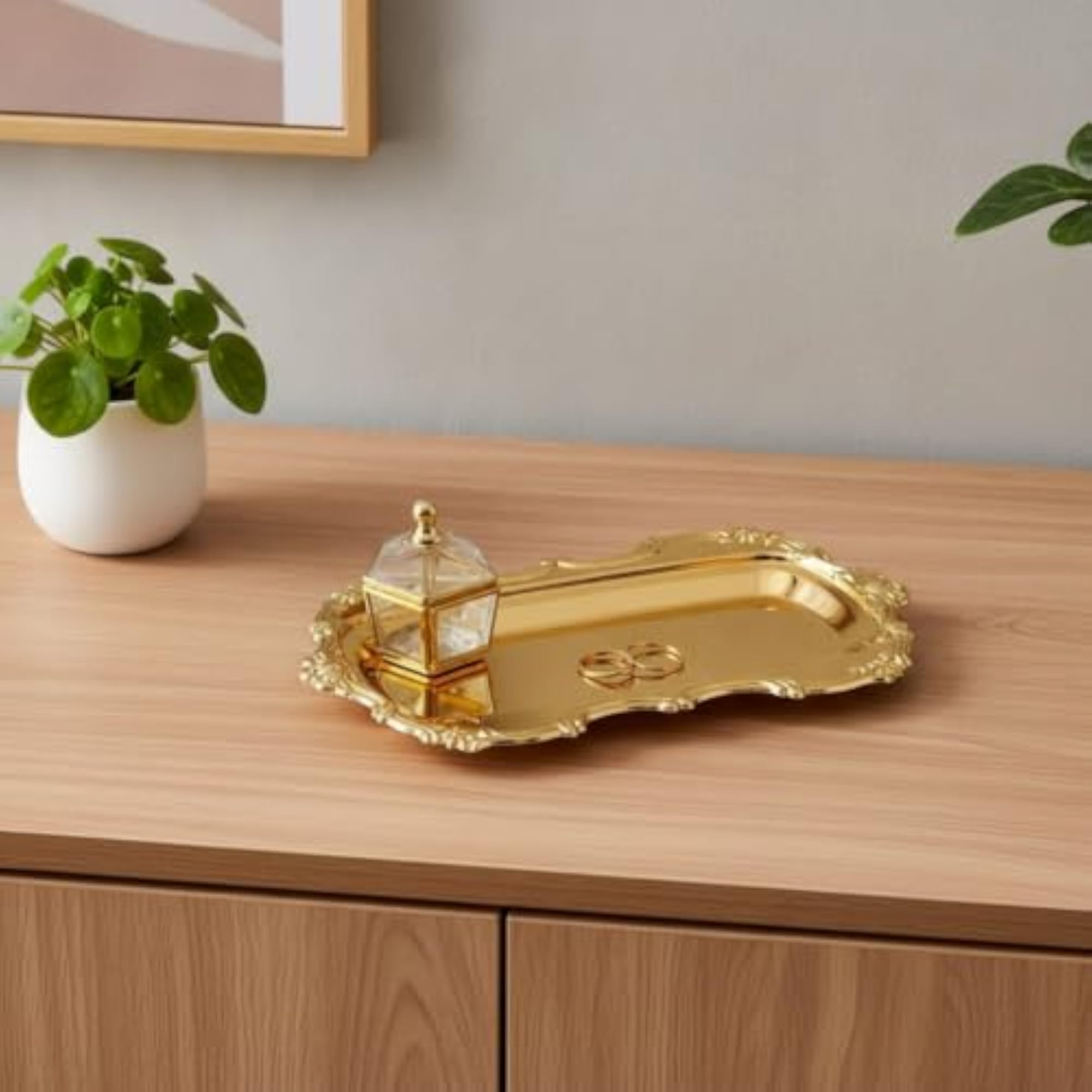 Scalloped Mirrored Tray with Vintage-Inspired Embossed Design