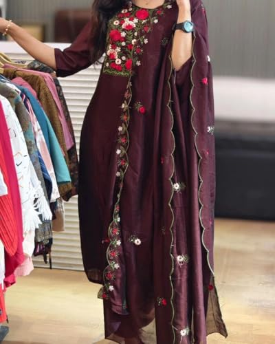 Image of Women's Embroidered Floral Kurta Set, Emerald with Red Roses, 3 /4 Sleeve (in, Alpha, 2XL, Regular, graphe)