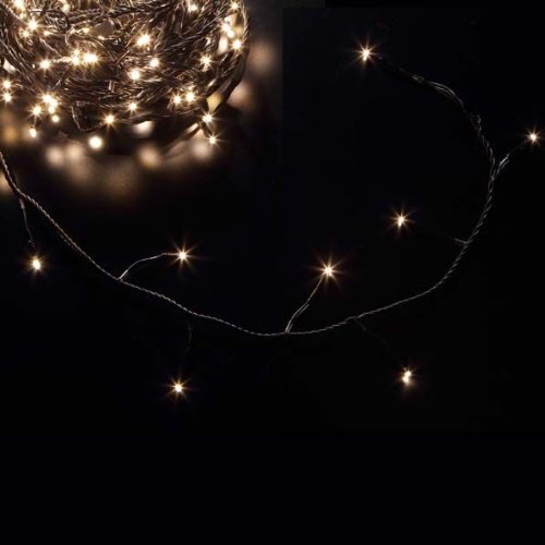 180 LED dorées Twinkle Light pour sublimer un salon tamisé