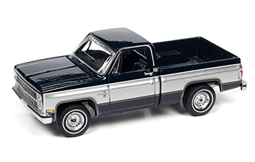 Auto World - 1982 Chevrolet Silverado 10