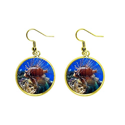 Pendientes de gota dorados ligeros de medusa que no pesan para orejas sensibles con diseño natural