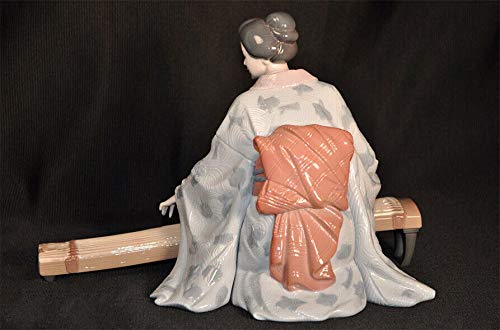 Amazon.co.jp: Lladro 8223 Koto Player ガラス張り 引退磁器置物