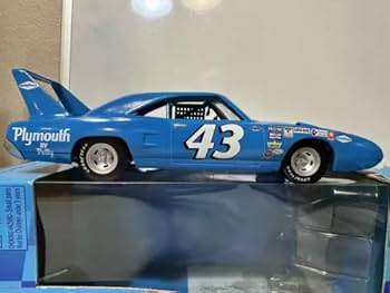 プリムス　スーパーバード　43 モデルカー プリムス スーパーバード 43 モデルカー 1970 Richard Petty #43