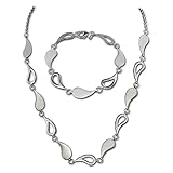Stylische Armbänder, modische Ohrringe und Creolen, Edelstahl Ketten und Anhänger, in der SilberDream Kollektion finden Sie immer Ihre persönliche Zusammenstellung.