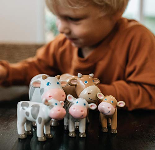 HABA Little Friends Kälbchen - Kuh-Spielfigur für Kinder ab 3 Jahren - Baby Bauernhoftiere für kreatives Rollenspiel - aus robustem Kunststoff - 1302985001
