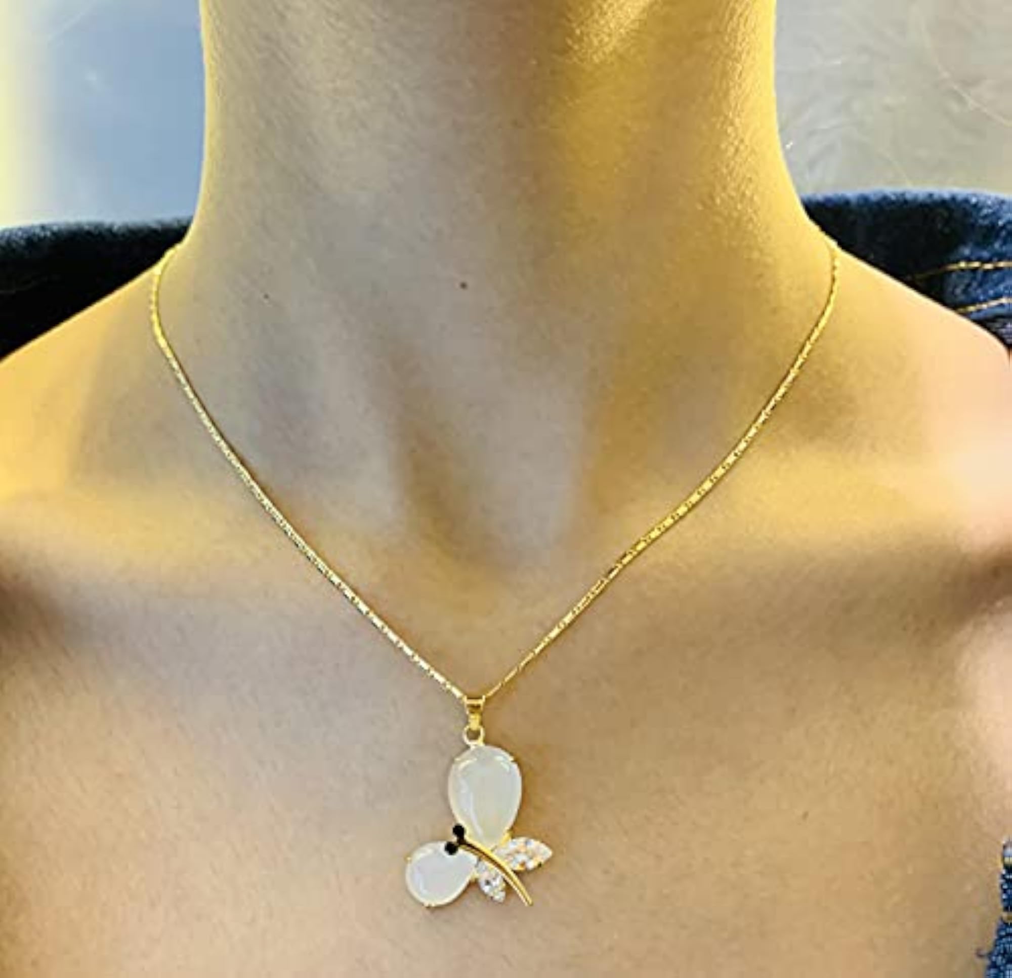 Stylish Chain Pendant Necklace for Dress-Up