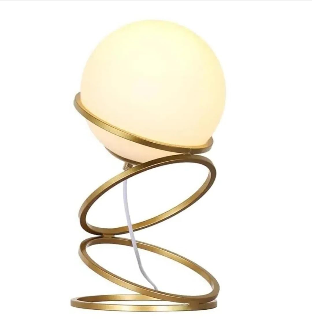 Lampada da Tavolo Minimalista dorata con Sfera in Vetro Bianco Design Elegante per Illuminare e Decorare Spazi Interni Adatta a Comodini Scrivanie e Tavolini Altezza 26 cm (1 sfera con anelli)