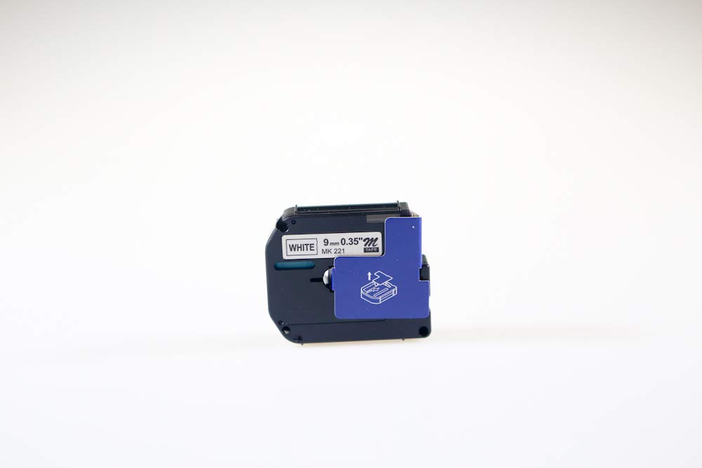 PRINTPEN BROTHER P-Touch M09-K221 M-TAPE BEYAZ KAGIT ETIKETE SIYAH (9mm x 8m) Muadil Etiket