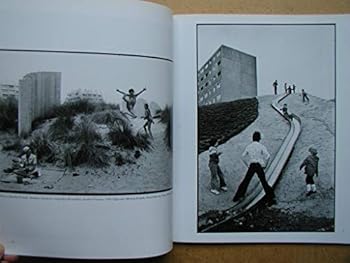 Paperback Photographers on Photographers (Aperture, No. 151) Book