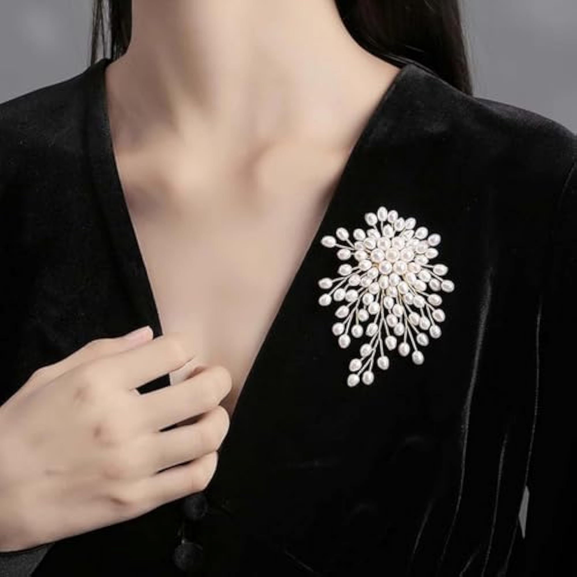 Stylish Brooch Pin for Saree and Hijab, Elegant Accessory