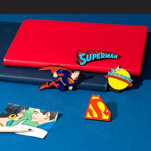 Grupo Erik Set Of 4 Pins - DC Comics Superman Merchandise | Enamel Pins, Cute Pin Badges | Superman Gifts Under 15 Pounds, Funny Gifts For Friends - Afbeelding 4