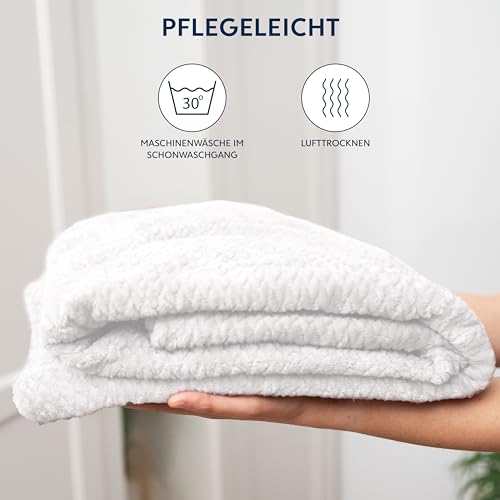 Dreamzie - Flauschig Fleecedecke 130 x 150 cm - Kuscheldecke Mikrofaser 100% Polyester 260gsm - Decke Sofa mit Fischgrätmuster und weicher Haptik - Weiß