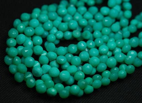 Calcédoine turquoise facettée haut de gamme en perles d'oignon LKBEADS de 7-6mm