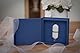 USB-Stick Geschenkbox. Fotobox mit Bildfenster für USB-Stick. Erinnerungsbox für Fotos & Videos. Elegante Aufbewahrung. (Blue)