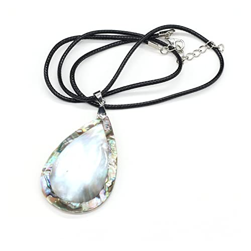 Collier en coquillage naturel idéal pour sublimer vos tenues d'été romantiques
