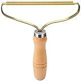 【FÁCIL DE LLEVAR】: Los peines para suéter de plástico puro sólido son muy ligeros. Es de tamaño pequeño. Es muy adecuado para llevarlo en un bolso de mano cuando salgas y usarlo en cualquier momento. Se puede poner en el coche para otro.