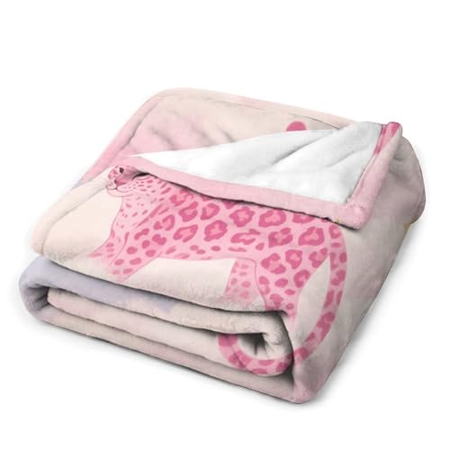 Couverture léopard rose pour vos soirées cocooning devant la télé - 4