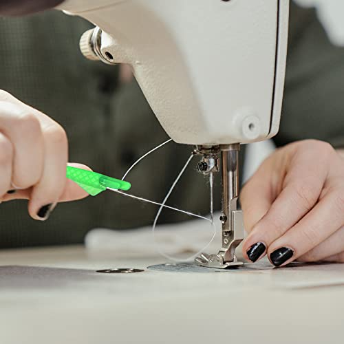 30Pcs Fish Type Sewing Needle Inserter, Quick Plastic Needle Threader for Sewing Machine with Case for DIY Sewing Craft, Loop Needle Threaders Tool (Green)